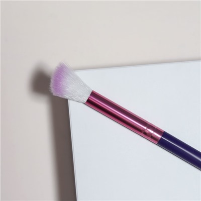 Кисть для макияжа «PENCIL», скошенная, 17,5 см, цвет фиолетовый/розовый